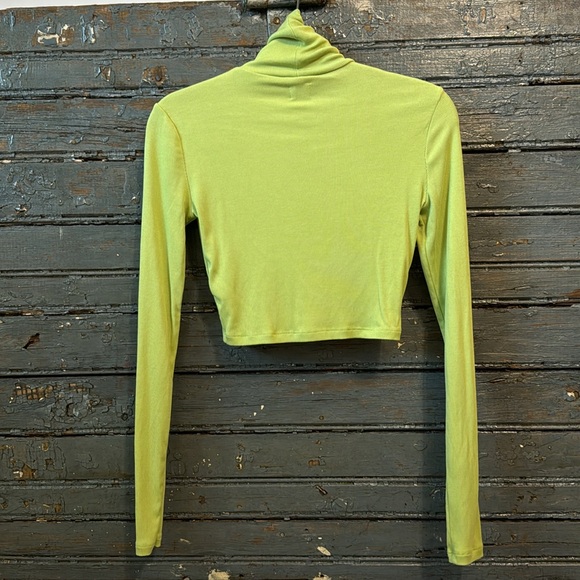 Sunday Best Cropped Turtleneck - Picture 3 of 4